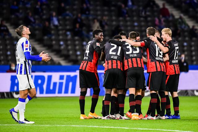 英超综合：曼联客场小胜切尔西